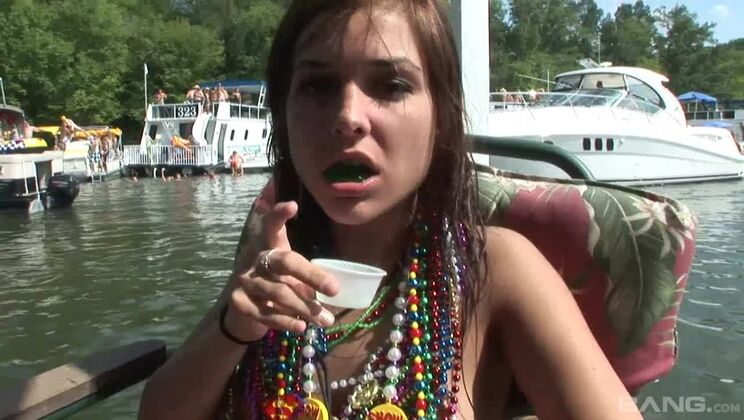 Sugar brunette hussy on real homemade porn video outside