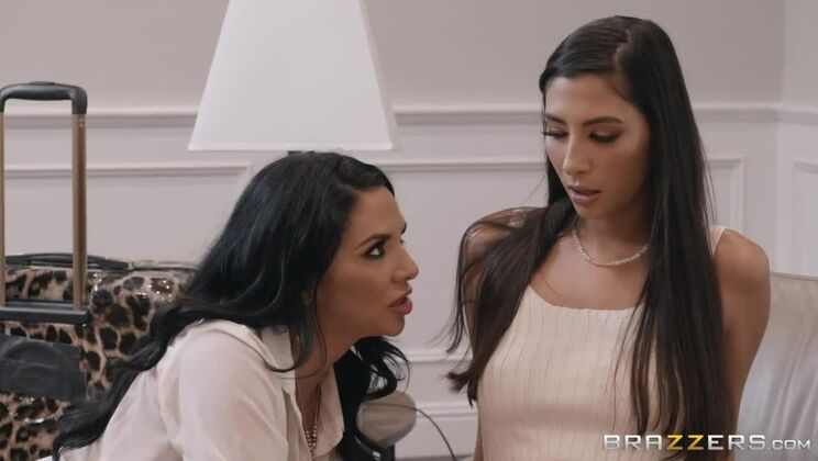 Cunnilingus sex video featuring Missy Martinez and Gianna Dior
