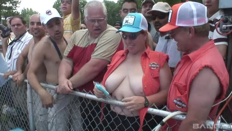 Sugar dusky tart gets fucked in amateur porn video outside