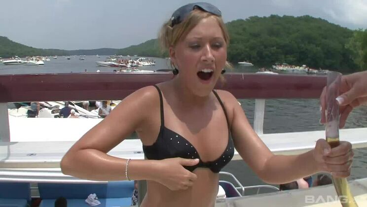 Fine-looking brunette lady featuring very sexy lingerie XXX video out-of-doors