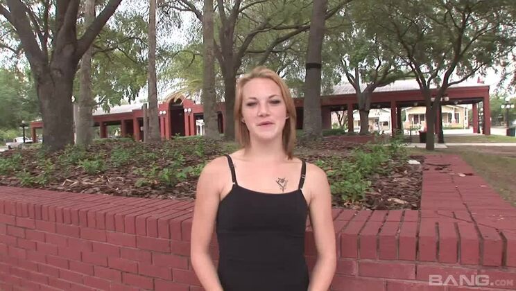 Snazzy yellow-haired girl in private amateur sex tape out-of-doors