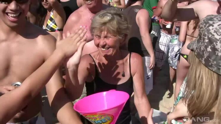 Supreme dusky harlot in real amateur porn video in outdoor