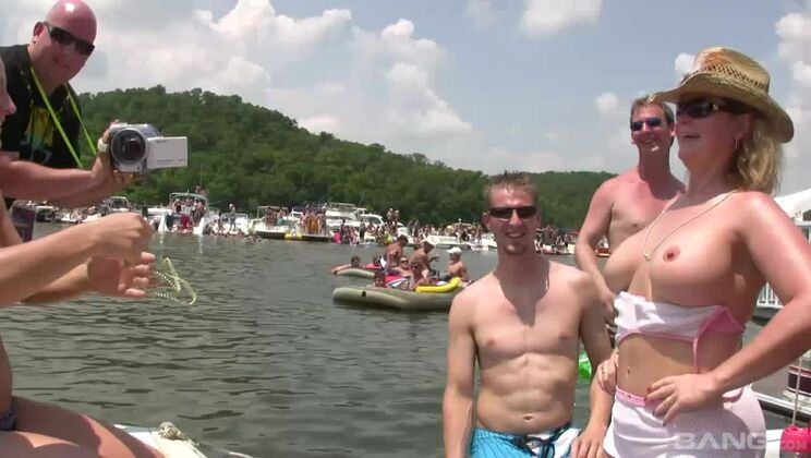 Party Cove Naked On The Water Scene 4
