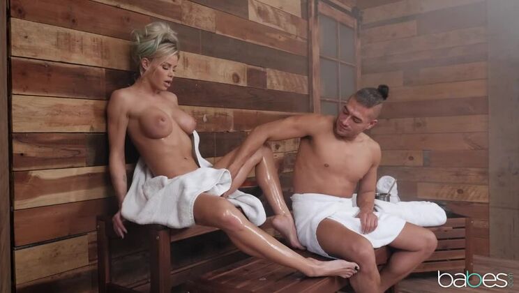 Jessa Rhodes has steamy Ass sex in sauna