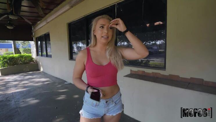 Disgruntled Blonde Employee banged for Rent