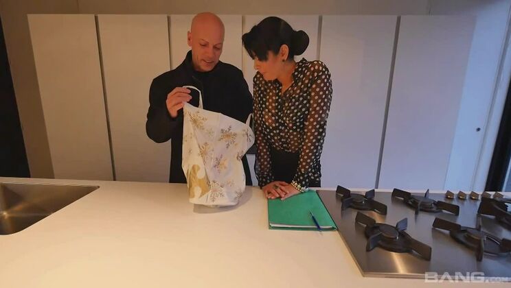 Dazzling dusky Mariskax in hot lingerie porn video