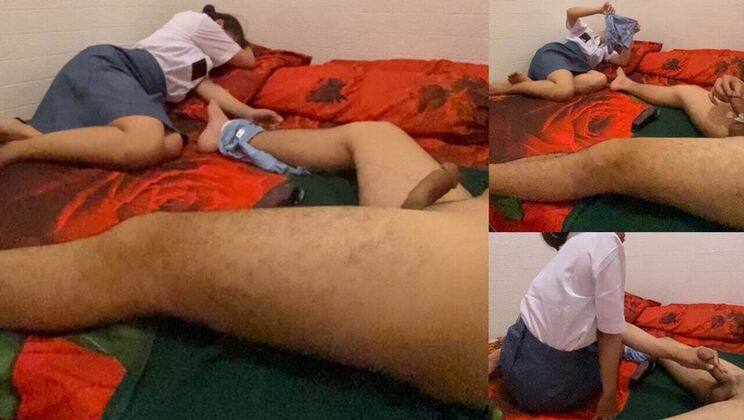 18-Year-Old Indian Schoolgirl Gives Handjob While Shaving Big Cock - Amateur Homemade