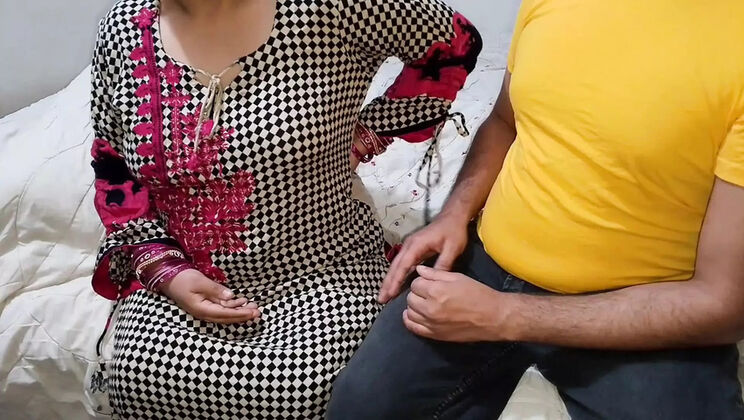 Hot Desi Aunty Gets Back Massage and Rough Sex in HD