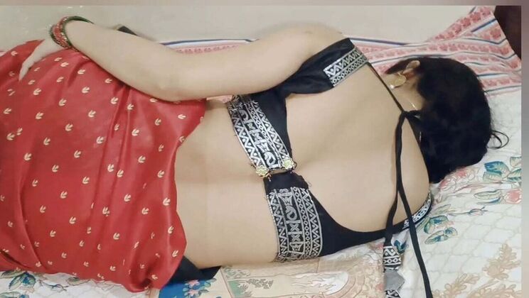 Desi Hot Wife in Saree Fucked Hard - Homemade Indian Romance Part 1