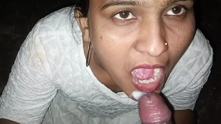 Desi Girl Cheats on Boyfriend with Outdoor Night Fuck - Hot Indian Bhabhi in Rough Doggy Style