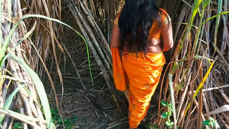 Desi Indian Mom Outdoor Sex with Big Natural Tits - Village Farm Fuck