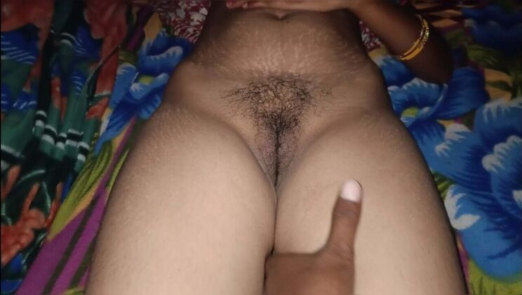 Desi Indian Bhabhi Fucks Old Boyfriend Hard at Home - Telugubabhi Hot Scene