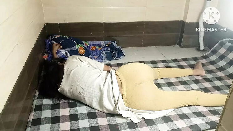 Shivanibaby First Time Anal with Boyfriend - Tight Indian Teen Takes It Deep at Night