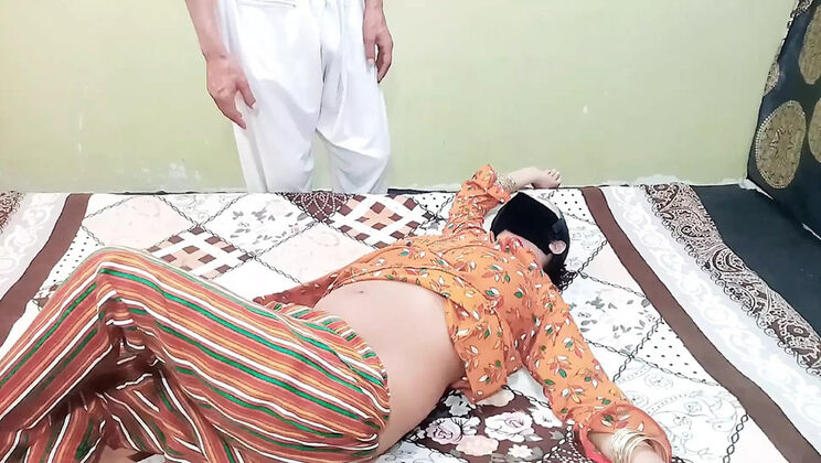 Desi Indian Aunty Doggystyle Fuck - Big Ass & Tight Pussy - Hindi Audio - HotQueenPk