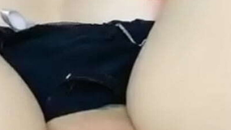 Hot Vietnamese Girl Solo Play With Her Big Pussy