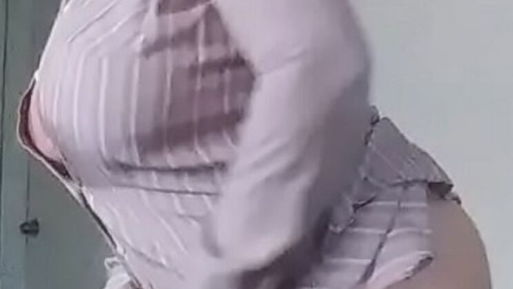 Hot And Juicy homemade big boobs mom shows sexy pussy