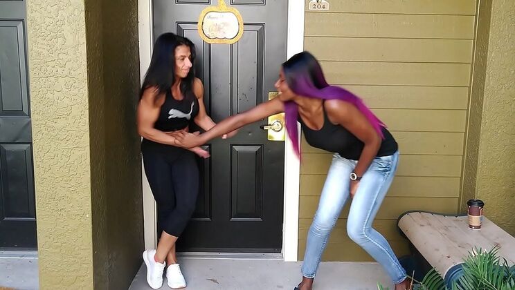 Ebony Babe Paris Love Desperate to Pee in Tight Jeans - Wet & Wild Fetish Fun