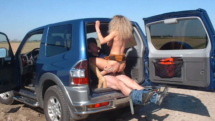 Hot French MILF Flashes & Fucks in Car - Amateur Outdoor Sex