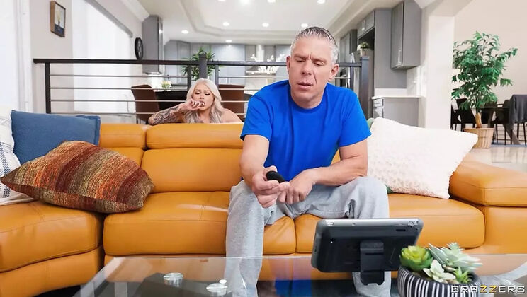Nichole Saphir's Glowing Pussy Traps Mick Blue's Big Cock - Brazzers HD