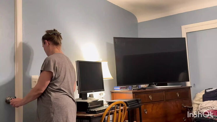 Stepmom Traps Me & Deep Throats My Cock Until I Blast Her Mouth - Sweet Marie