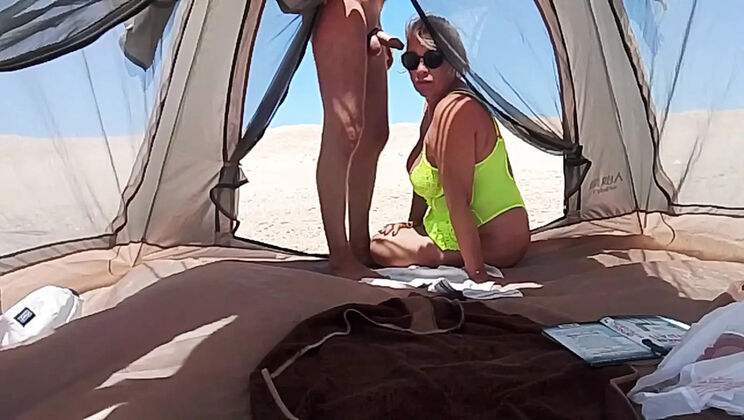 Hot MILF Gets Facial from Stranger on Nude Beach - Amateur Outdoor Sex