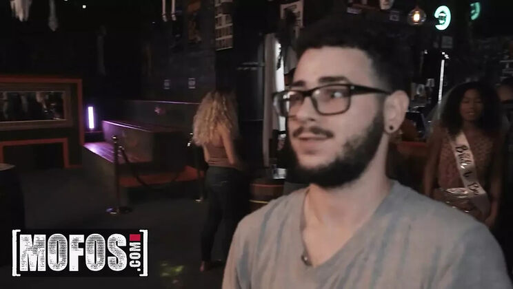 Skyla Sun & Dani Diaz Suck Big Cock at Wild Bachelorette Party - HD Threesome