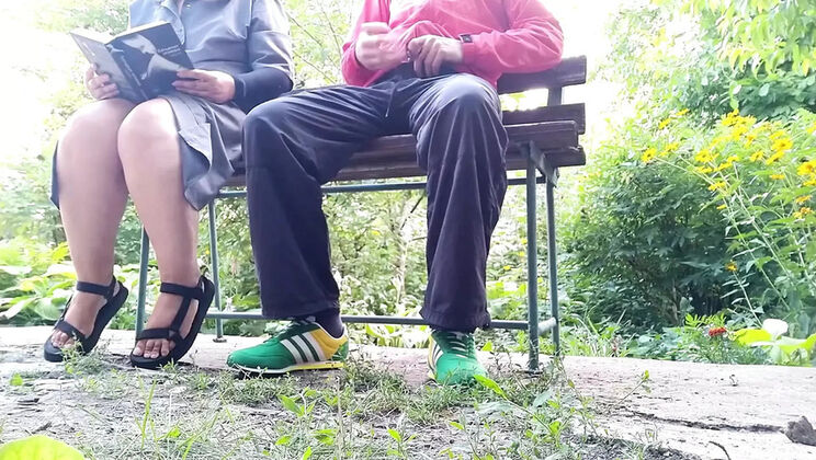 Thick Mature BBW Makes Me Explode With Cum - Outdoor Handjob Fun