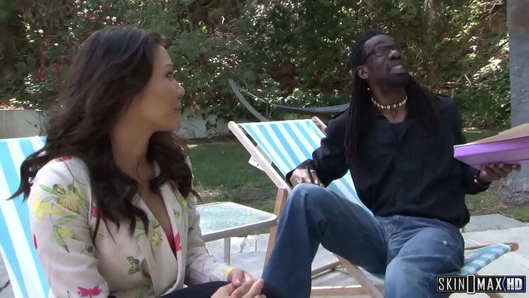 Petite Asian Kimmy Lee Takes Huge BBC For The First Time - Creampie & Facial!