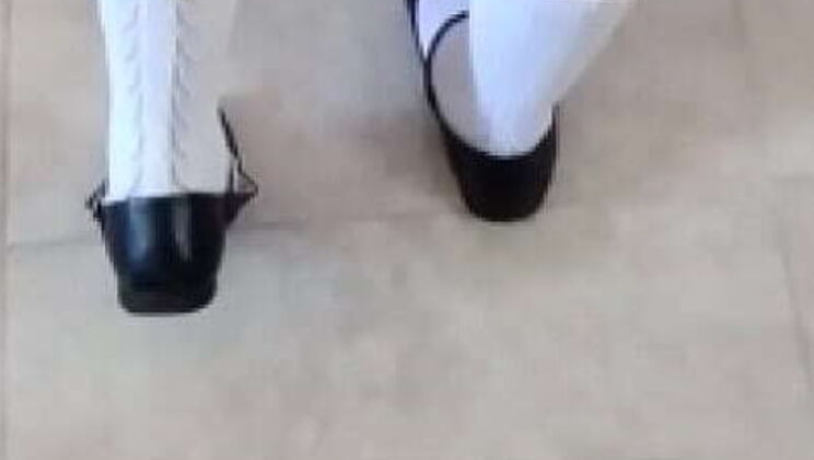 Hot teen girl strips naked in hotel room - amateur homemade sex with relative