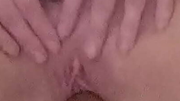 Teen Missama Grinds Creamy Pussy on Bedpost - Fetish Fun