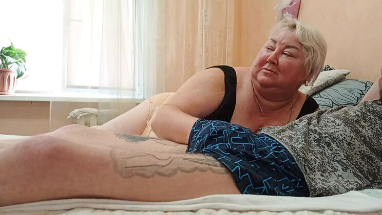 Stepmom deep blowjob and cumshot - Zona901 homemade HD