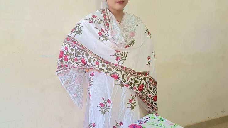 Cute Indian Desi Girlfriend Hard Fucking Doggy Style - Blowjob & Cum in Mouth