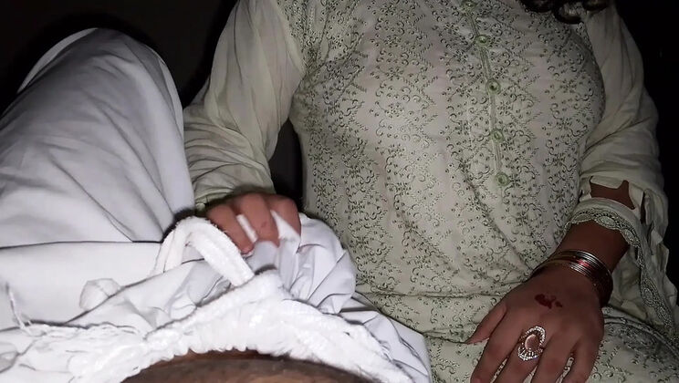 Real Indian Desi Night: Sasur Ji Hard Fucking Bahu Rani with Hindi Audio