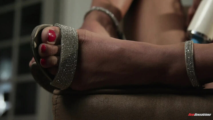 Hot Latina Wife Scarlit Scandal Gets Cream Pie Filled by Big Cock