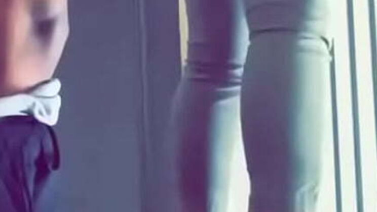 Amateur Ebony Dunta Amazin gives landlord a blowjob on lunch break