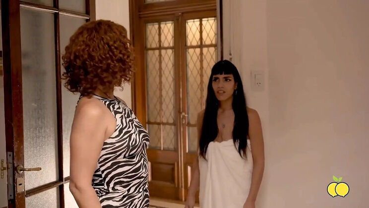 Refrigeration Technician Helps MILF and Stepdaughter in Threesome Blowjob