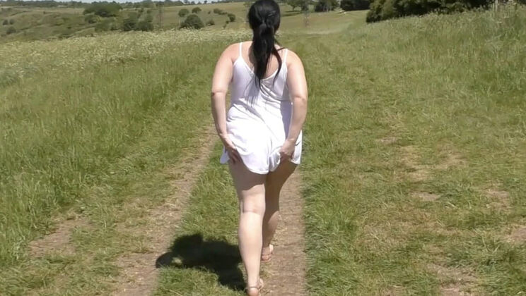 CataliaValentineXXX Flashing Big Natural Tits and Ass Outdoor Public