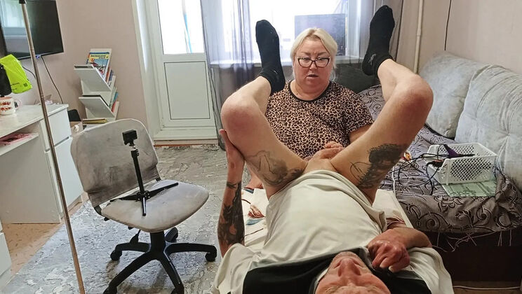 Stepmom Handjob and Blowjob Makes Me Cum Hard