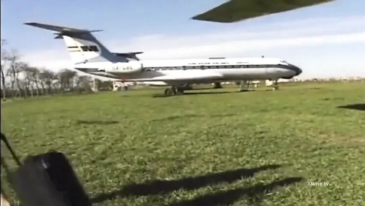 Hot Orgy with Three Sexy Chicks Passionate for Cock