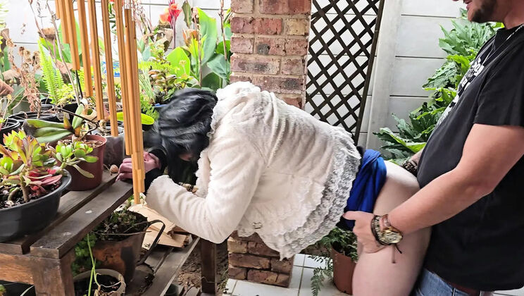 Amateur Indian Desi Bhabhi Outdoor Quick Fuck with Friends - Hot MMF Cuckold Sharing and Creampie