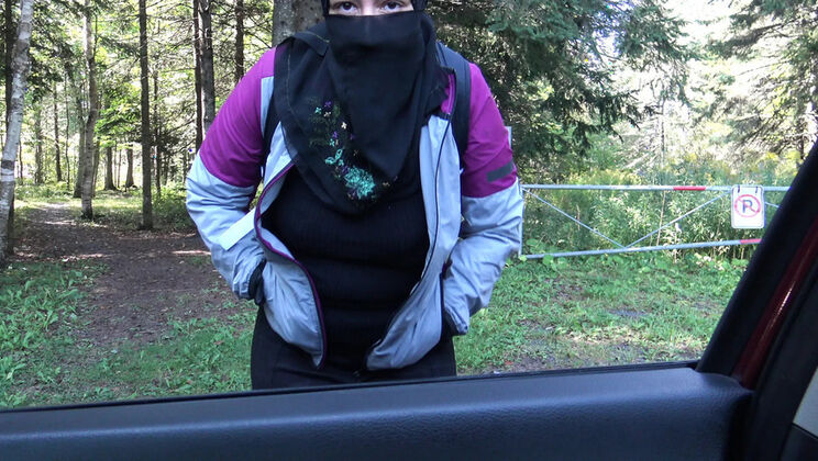 German Man Picks Up Muslim Hijab Girl for Rough Outdoor Sex