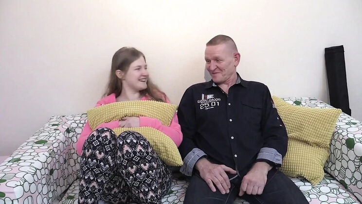 Julia Sucks Huge Cock - Amateur Blowjob & Cum on Tits