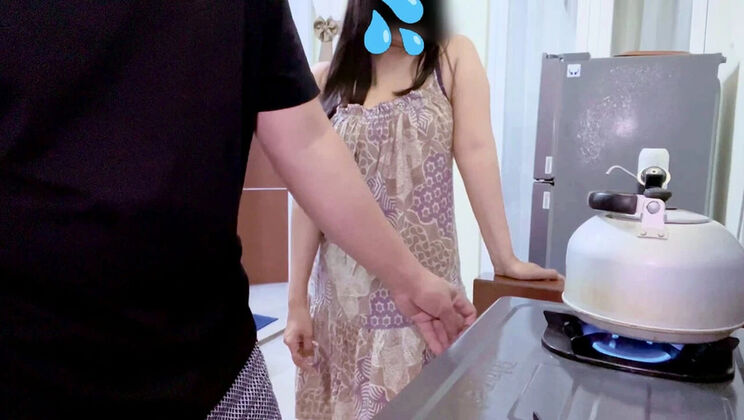 Indonesian Boarding House MILF Seduces Guy in Kitchen with Big Natural Tits and Cum Swallow