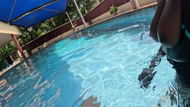 Black Swan Gets Her Bikini Pulled Aside for Sudden Pool Fucking