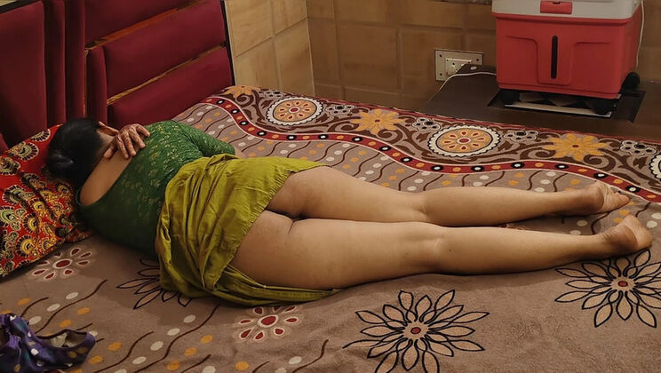 Indian Bhabhi Big Booty Ass Fucking - Desi Girl Homemade Sex with BBC