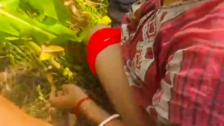 Sexy Riya Fingered By Brother In Jungle - Public Sex Truth Or Dare With Hot Indian Stepsister