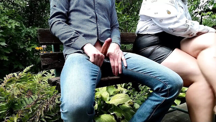 Risk! Outdoor Handjob with Sexy Ukrainian Mommy Makes Him Cum on Big Ass