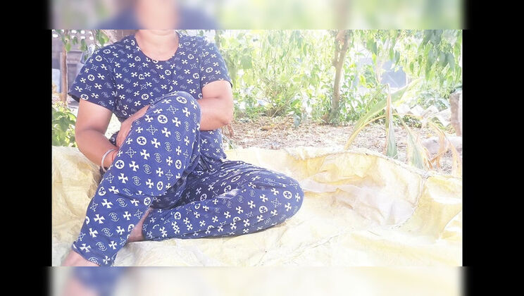 Desi Couple Outdoor Sex - Punjabi Village Blowjob & Doggy Style Romance