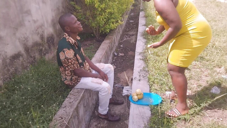 Street Boy Seduces Orange Seller in Abandoned Building for Intense Doggy Style Fuck