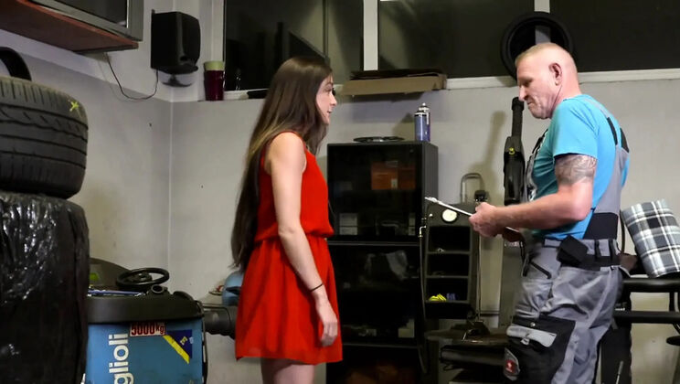 Pierced Tattooed Chick Lullu Gun Hard Fuck Blowjob Cumshot